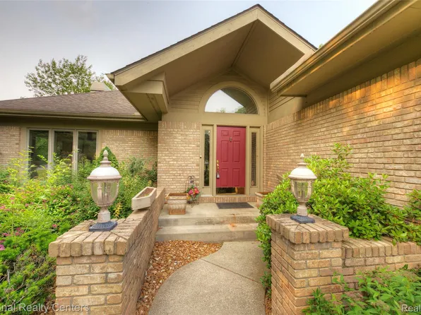 2692 Mulligan Dr, Jackson, MI 49203