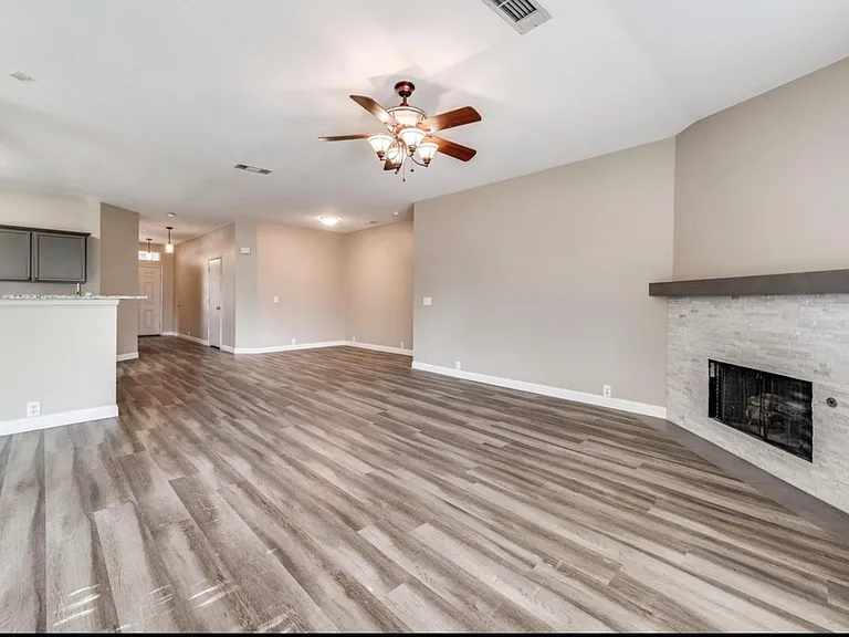 2312 Capeland Dr — Photo 2