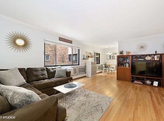 4th image of 2336 N Commonwealth Ave APT 309