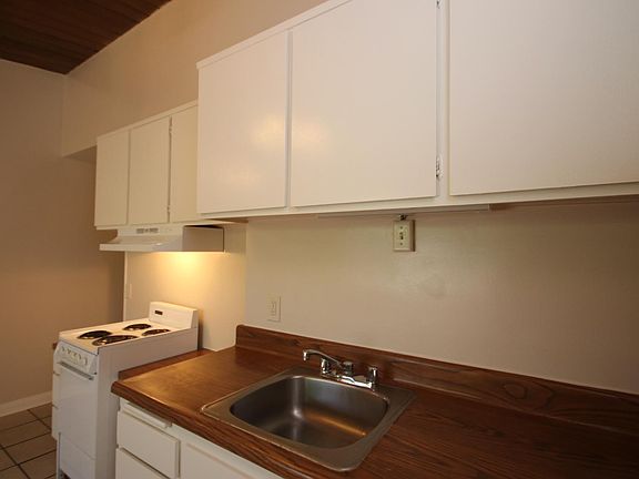 5th image of 210 S Oak Knoll Ave APT 16