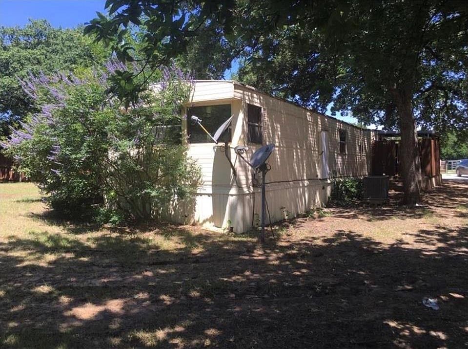 2nd image of 2333 County Road 427a