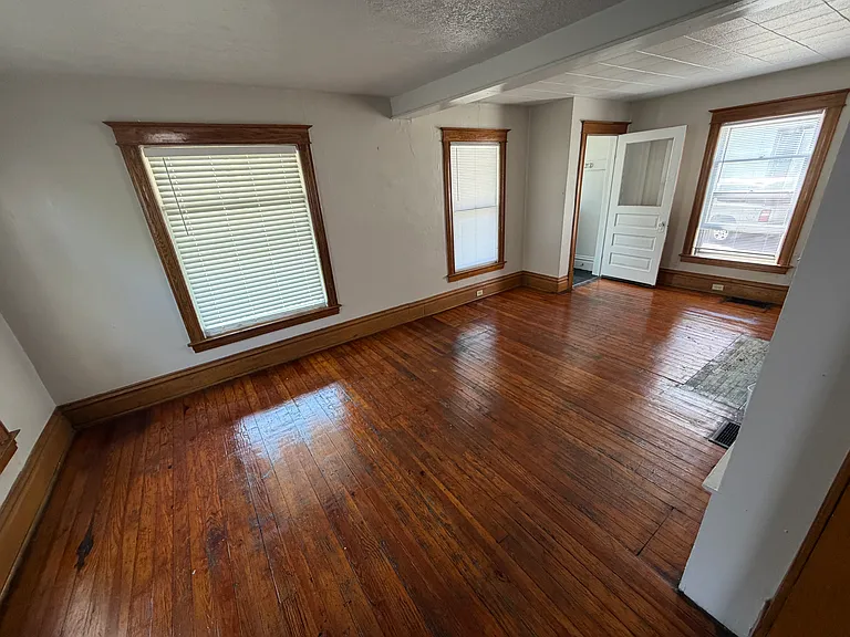 416 Bellevue Pl — Photo 7
