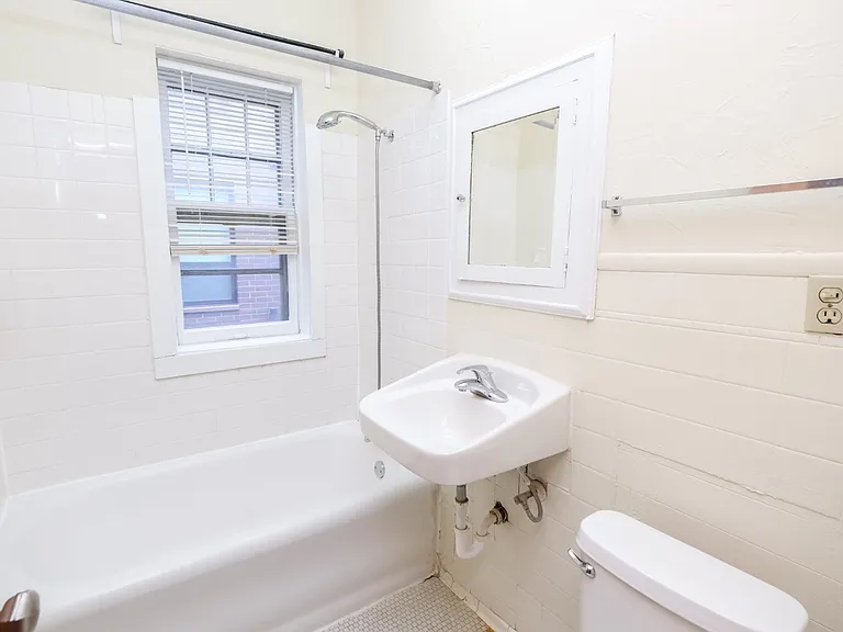 Santa Rosa Apartments — Photo 57