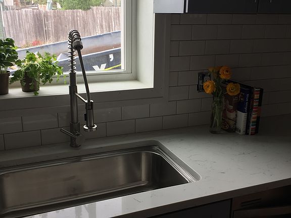 4th image of 1001 Highland Ave