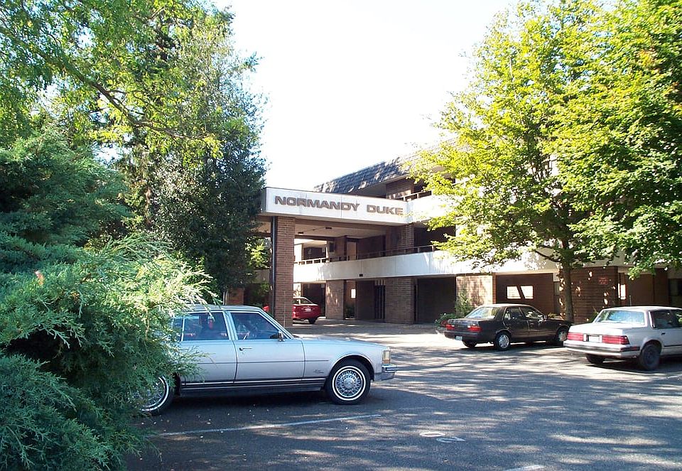 1st image of 160 SW Normandy Rd #3b645da80