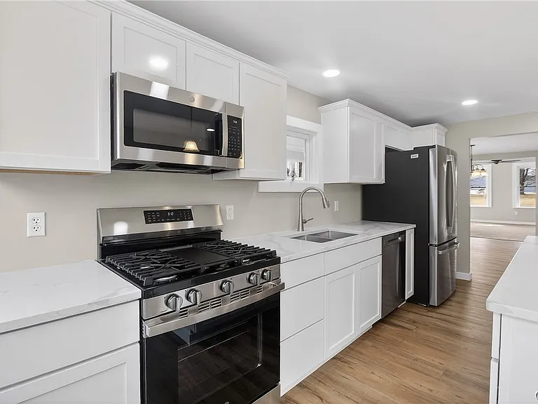 6637 Dix Rd — Photo 11