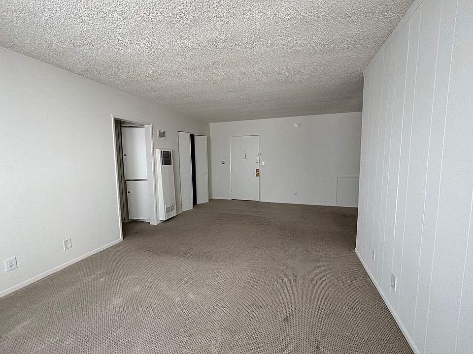 2nd image of 953 S Westmoreland Ave APT 12