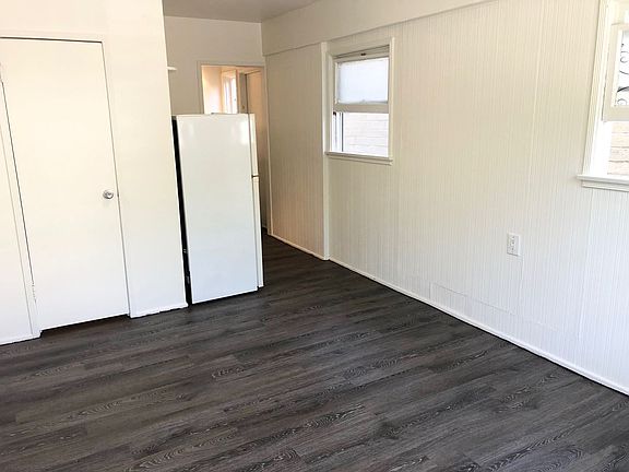 2nd image of 570 Cypress Dr #R