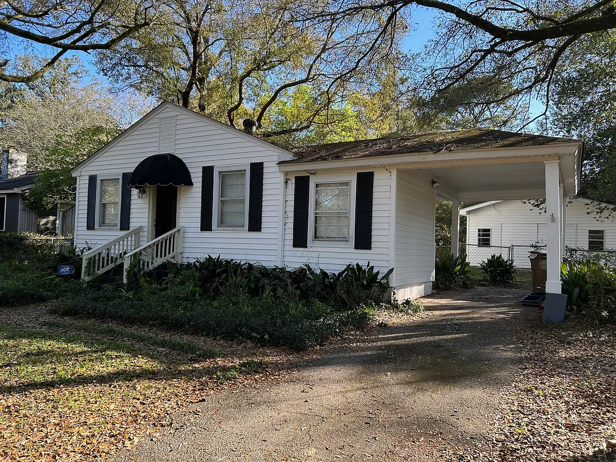 Building Photo - 5205 Brentwood Ln