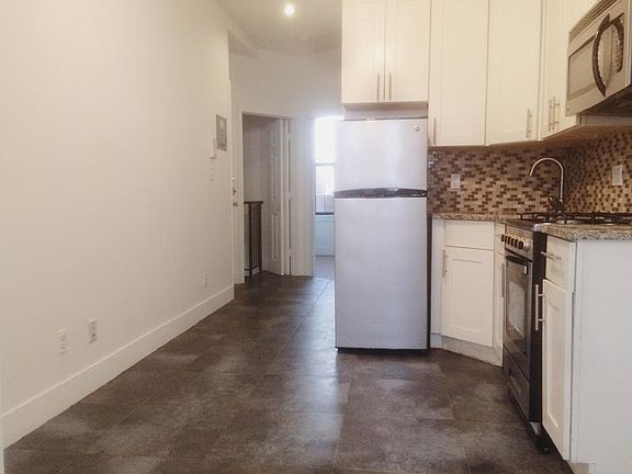 5th image of 290 Harman St APT 03RR