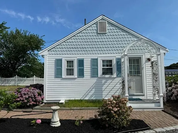227 Depot St #4, Dennis Pt, MA 02639
