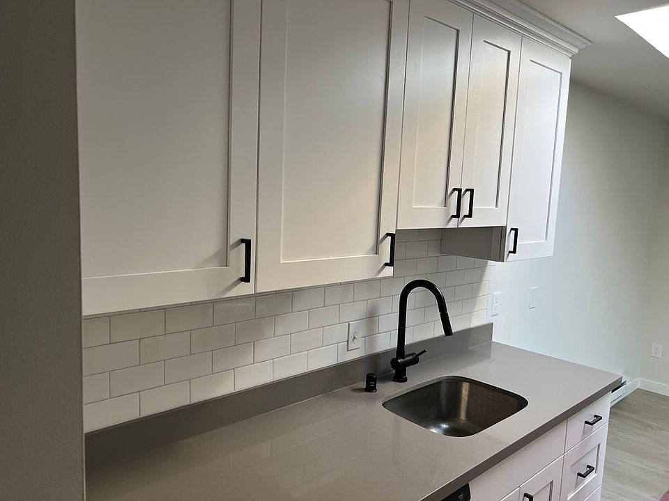 1st image of 11515 26th Ave NE #104