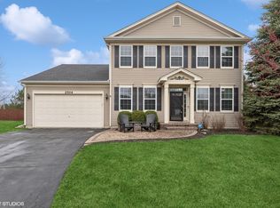 2704 Salt Creek Ct, Wauconda, IL 60084