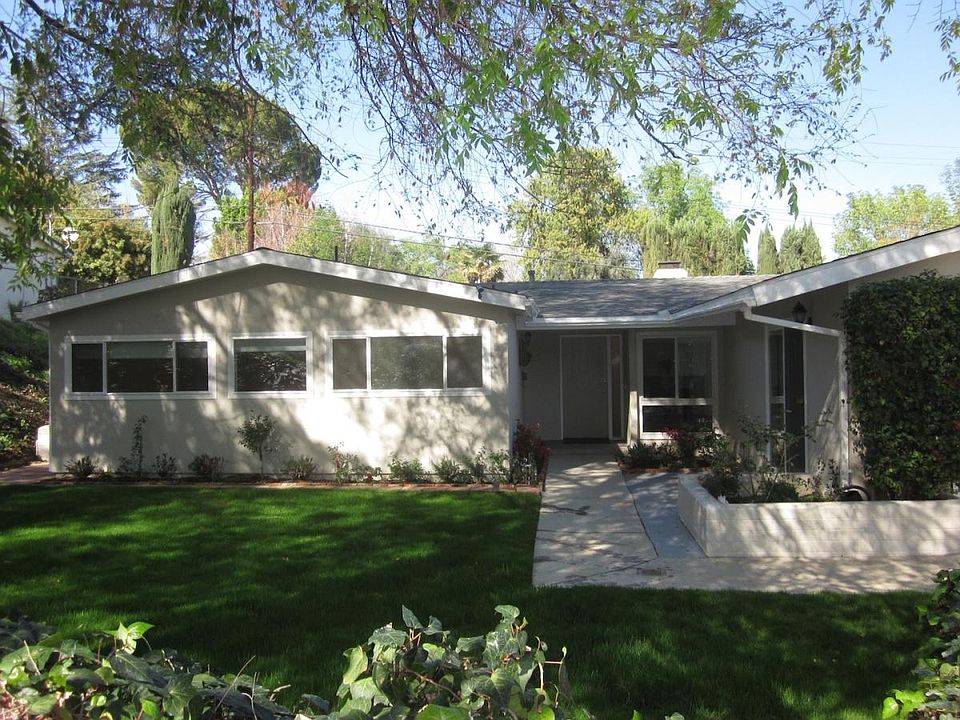 1st image of 20435 Tiara St