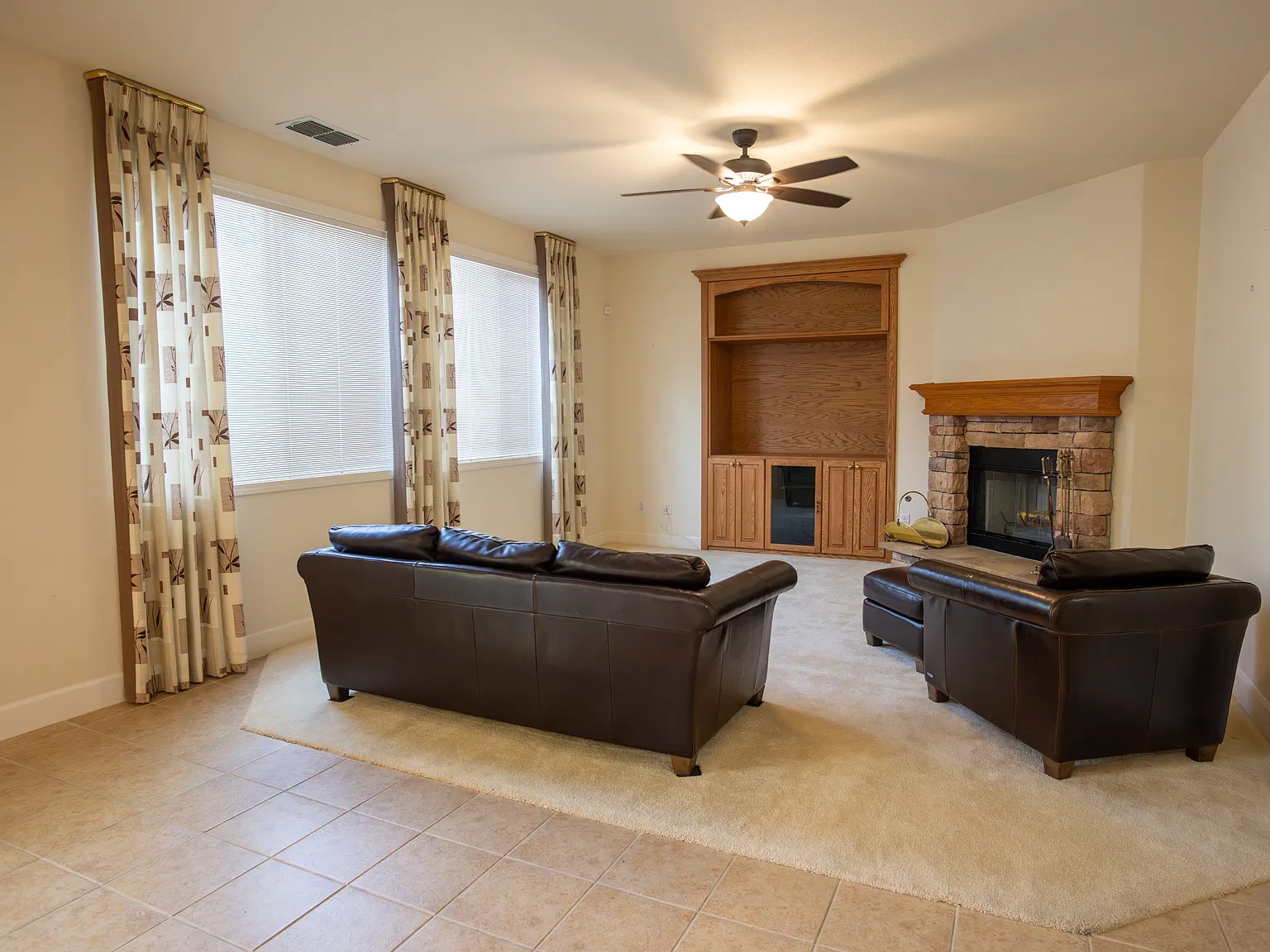 5 bed, 3070 sqft, $3,800 — Photo 1