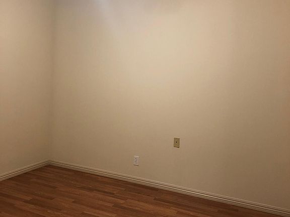 5th image of 2619 Greenfield Ave APT 1