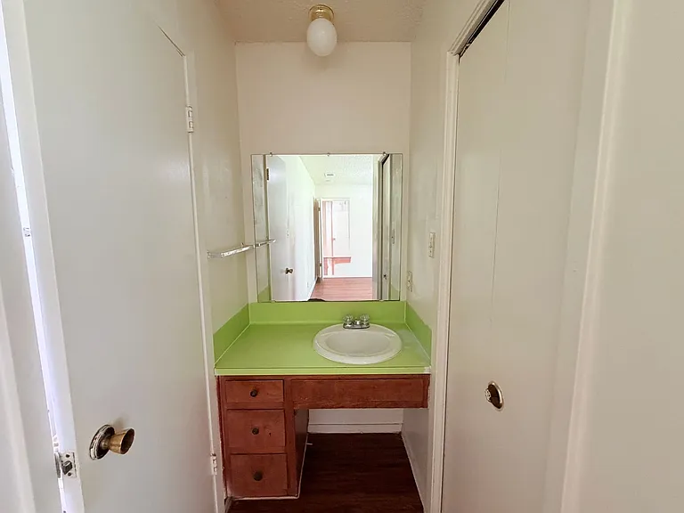 5206 Village Trl — Photo 14