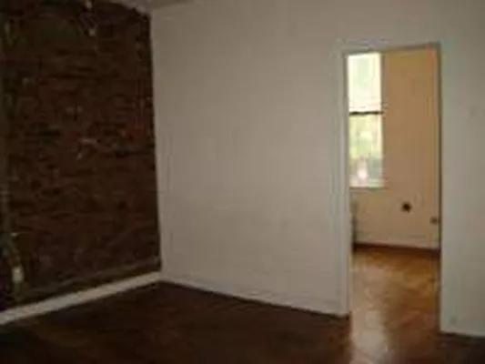 Rented by Camhi NYC Realty Inc | media 8
