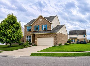1555 Cedar Creek Dr, Centerville, OH 45458