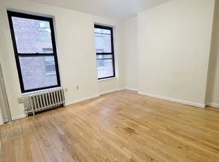 331 W 35th St #3A, New York, NY 10001