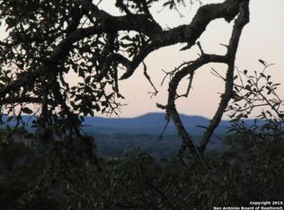 515 Coyote Trl, Spring Branch, TX 78070