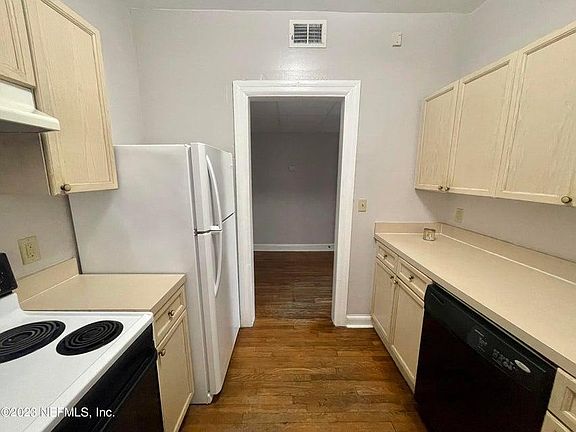 5th image of 2504 Park St APT 3