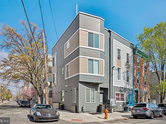 2nd image of 2224 Amber St #4