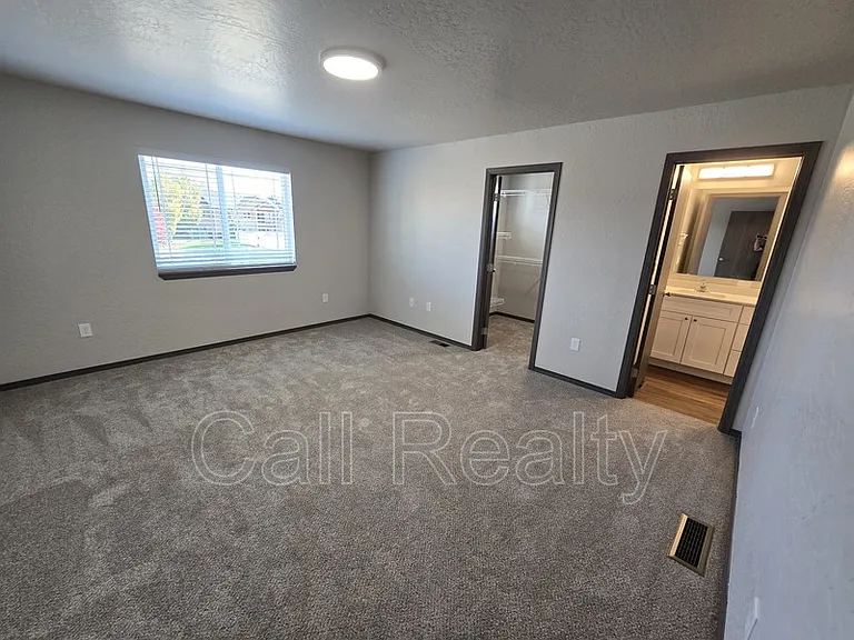 308 S Clinton Rd — Photo 15