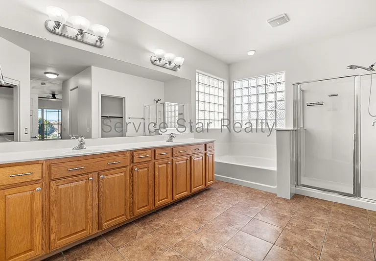 10122 W Albeniz Pl — Photo 29