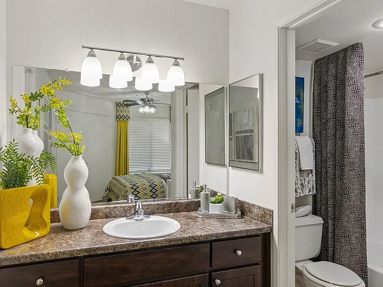 Cabrillo Apartments — Photo 9