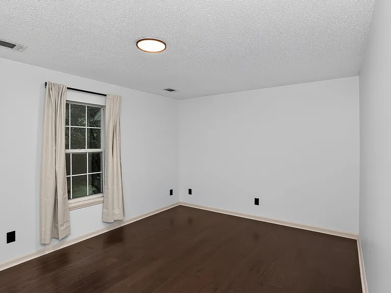 507 Emory Cir #B — Photo 13