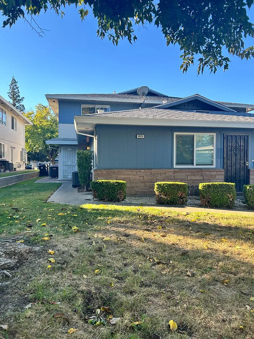 Remodeled 2 bedroom 1 bath in Citrus Heights — Photo 2