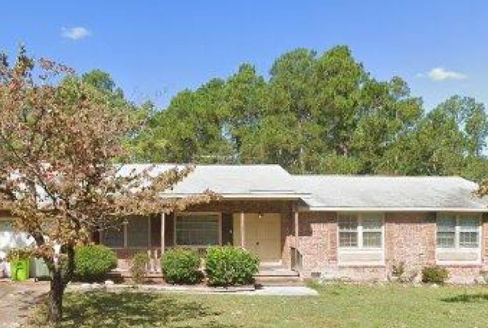 1st image of 525 Almeda Dr