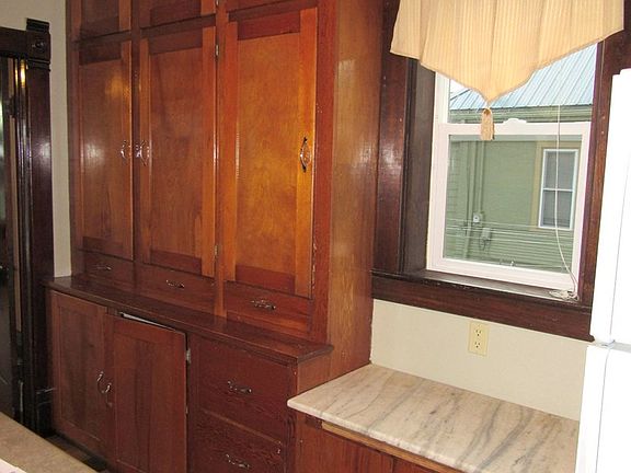 Beautiful original cabinets