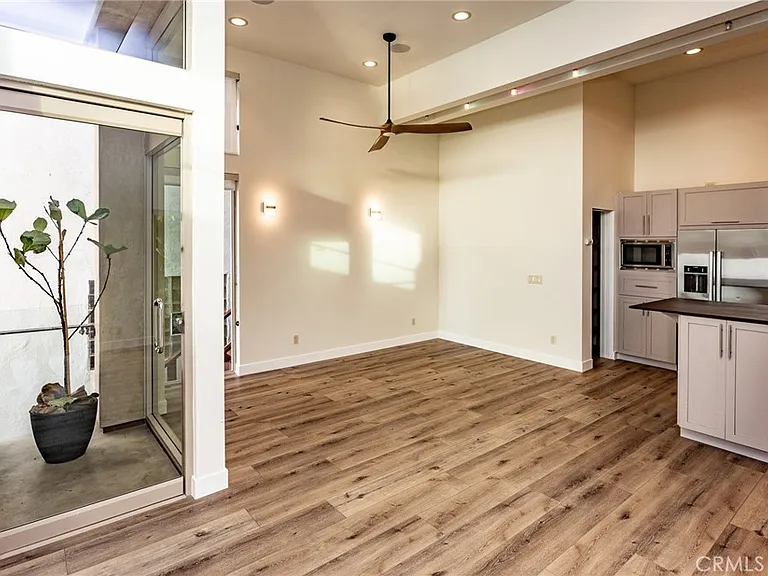 805 Katella St — Photo 10