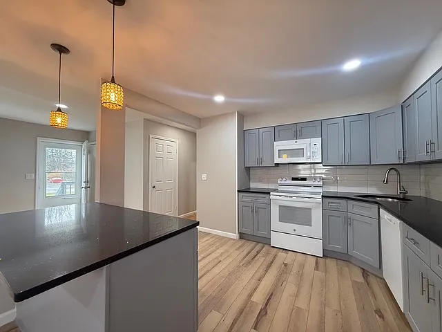 227 Whalesback Rd — Photo 11