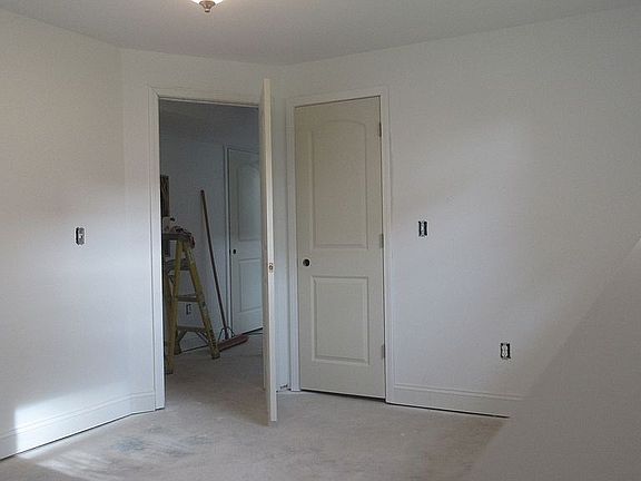 4th image of 36727 N Mary Dr