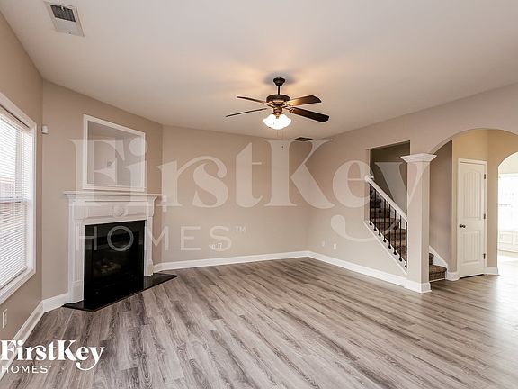 2nd image of 155 Pebblefield Trce