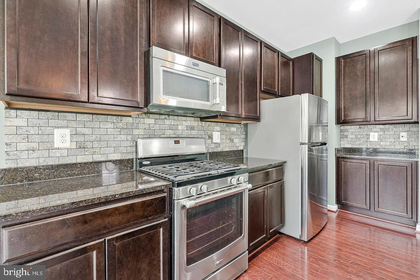 3 bed, 3.5 bath, 1686 sqft, $3,000 — Photo 3