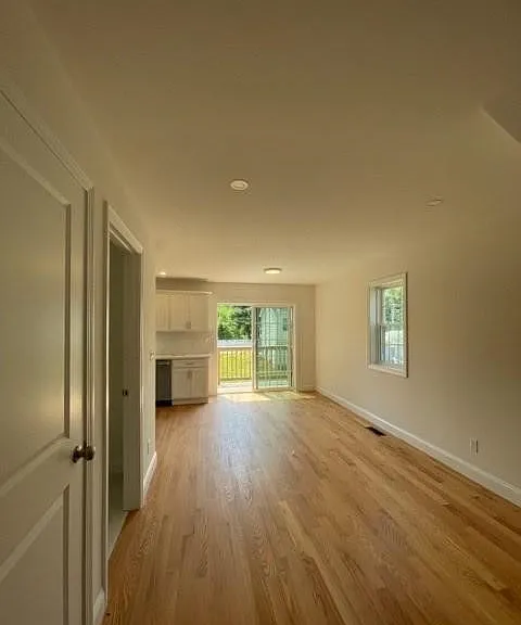 1686 Litchfield Tpke #B — Photo 3