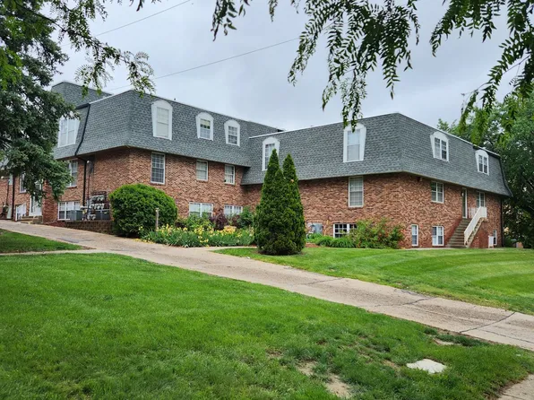 Pleasant Court Apartments