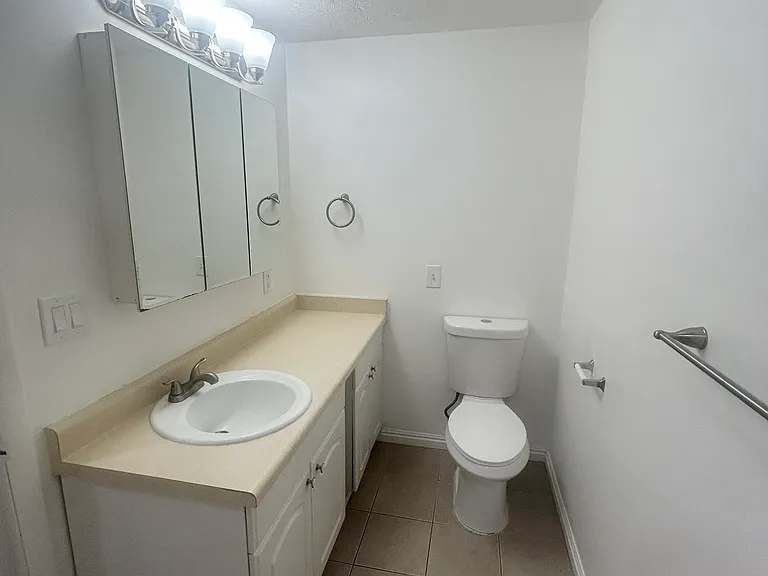 1715 E Fort Union Blvd — Photo 8