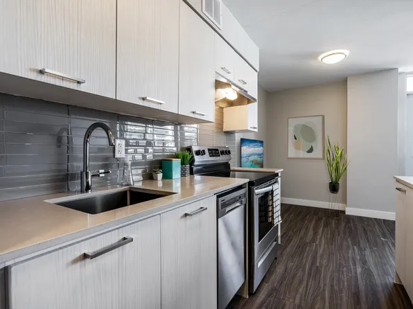 Gowan Court, 100 Gowan Ave, Toronto, ON M4K 2E2