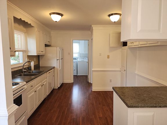 3rd image of 8402 McFaye Ave