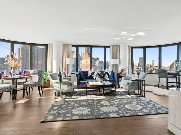 330 East 38th Street 50 E image 1 of 7