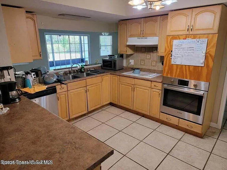 200 Southgate Blvd — Photo 2