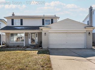 19922 Parkside St, Saint Clair Shores, MI