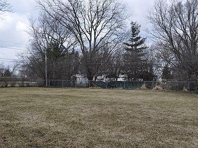 3rd image of 1649 N Yale Ct