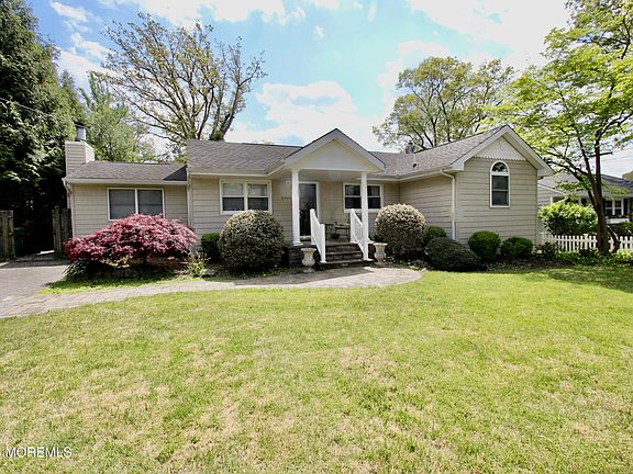 2nd image of 442 Woodmere Avenue