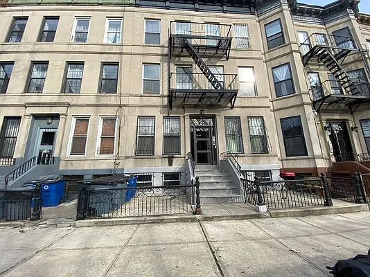 Rented by Lang Realty LLC | media 9